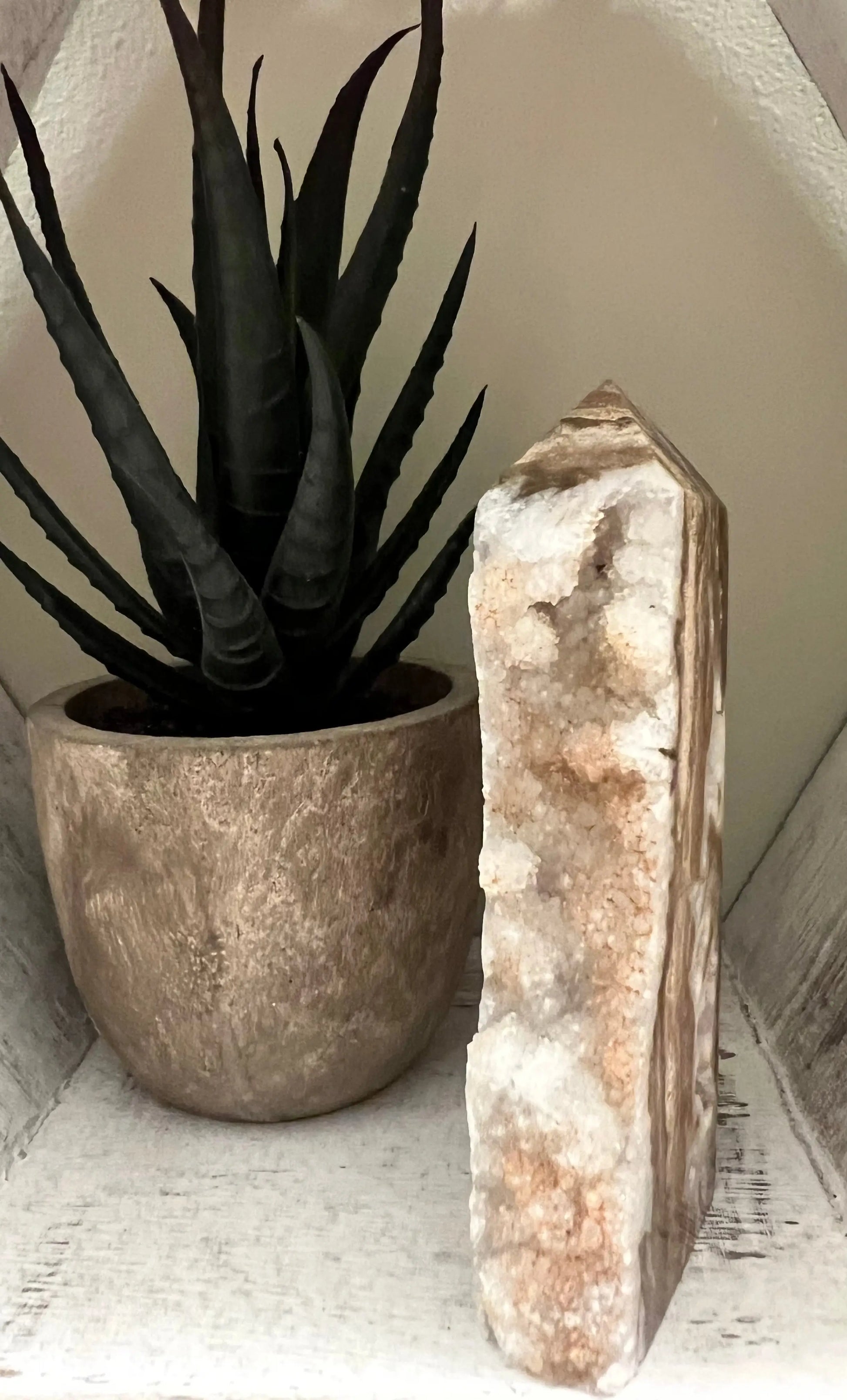 Banded Agate tower with sparkly Druzy Quartz front view