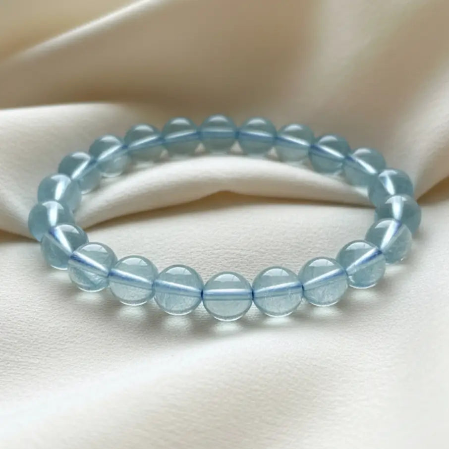 Stunning aquamarine bracelet  8 mm bead