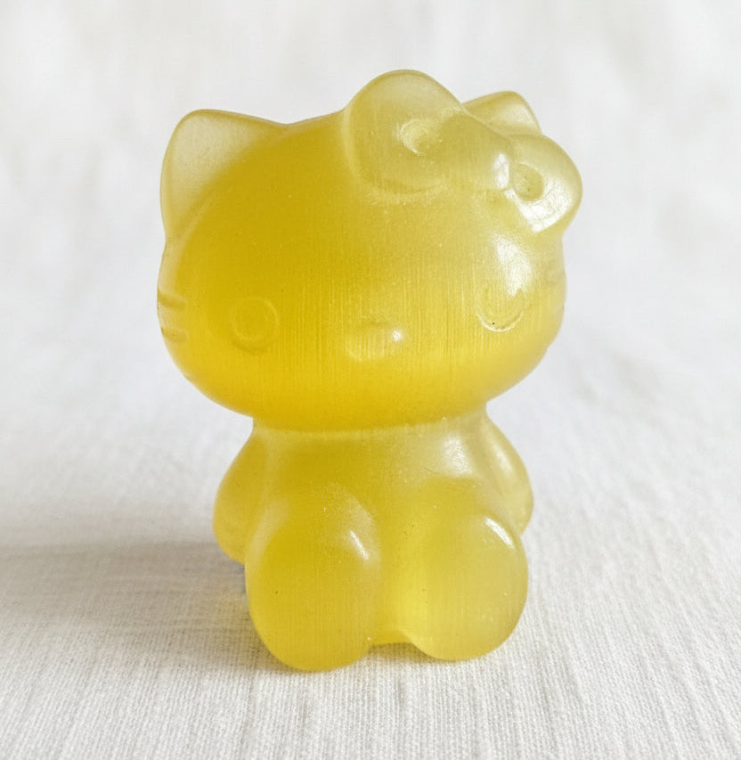 Sunshine yellow chatoyant selenite hello kitty carving super rare