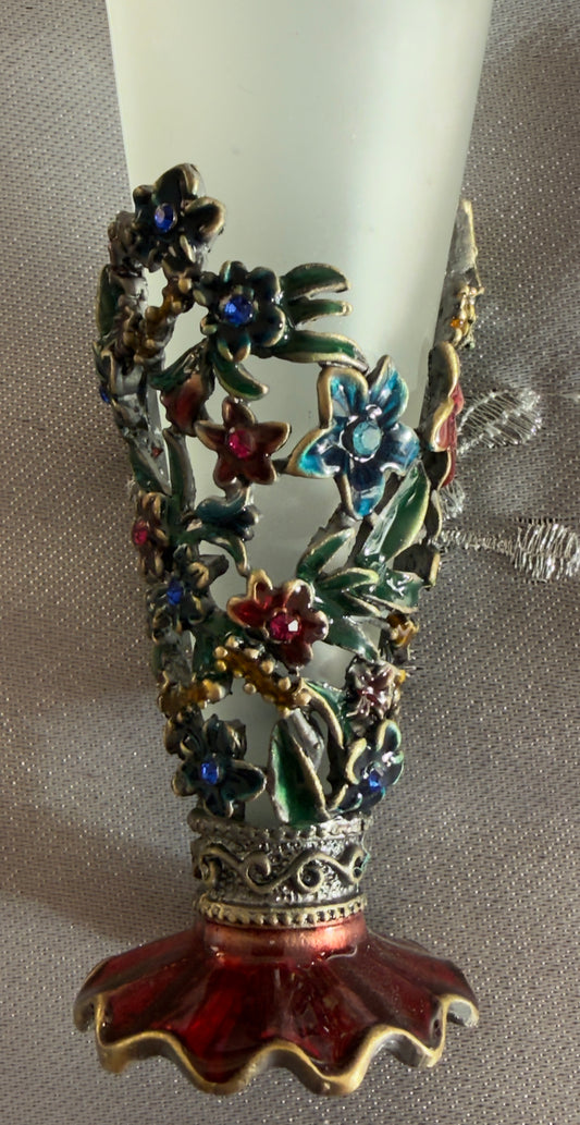 Close up of fragrance bottle baroque 