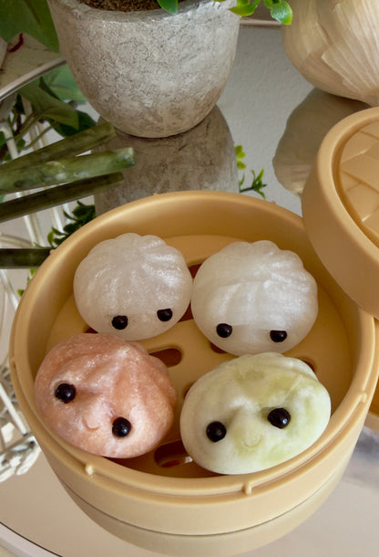 Asian Dumpling Steamer Basket B with four dumplings in a bamboo steamer