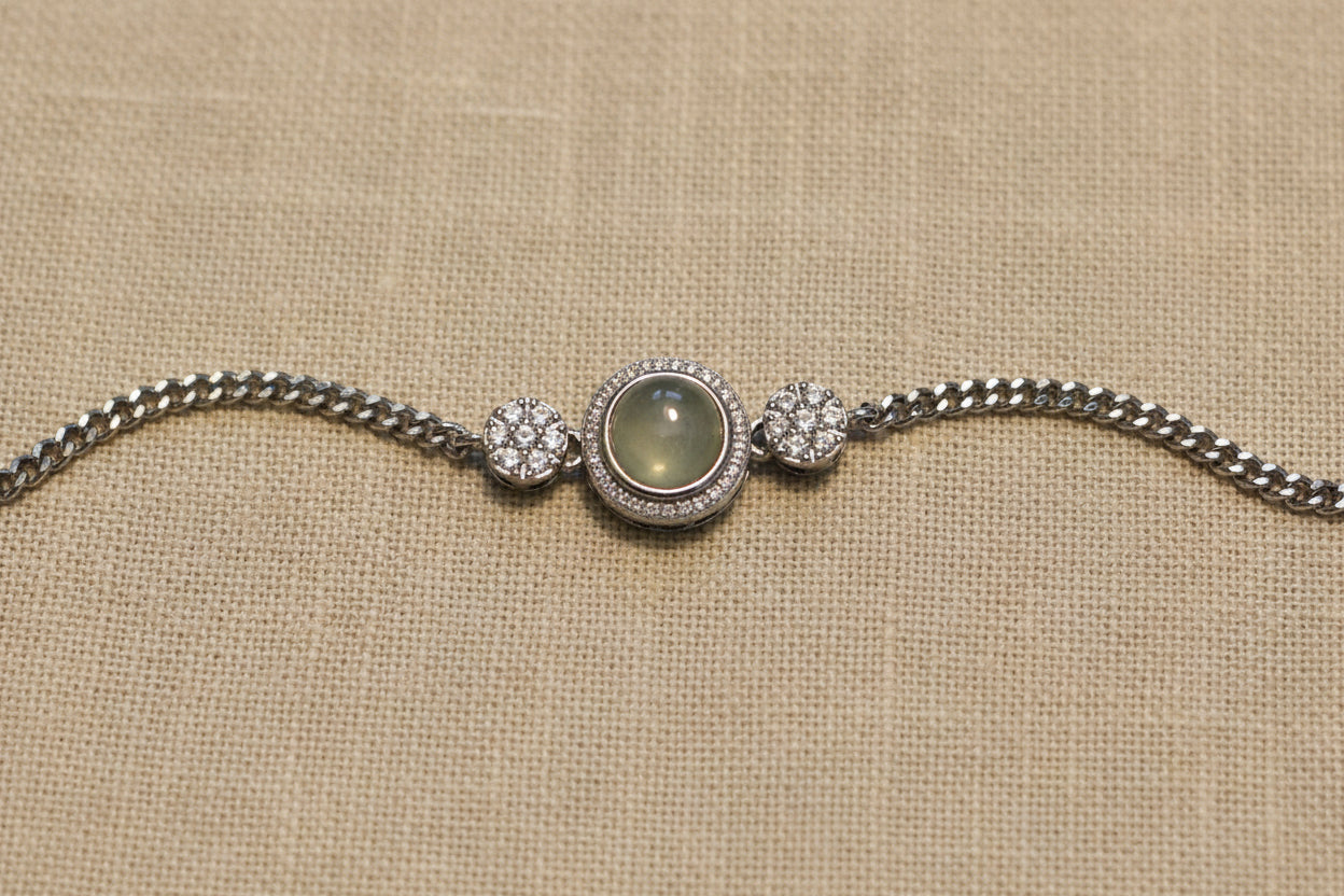 Labradorite Center bracelet with rhinestones and 925 silver chain