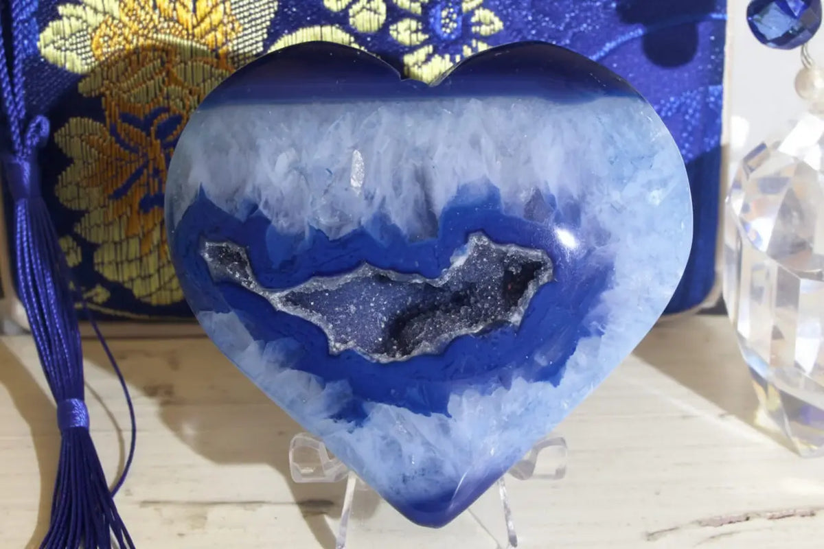 Close up of agate heart with druzy