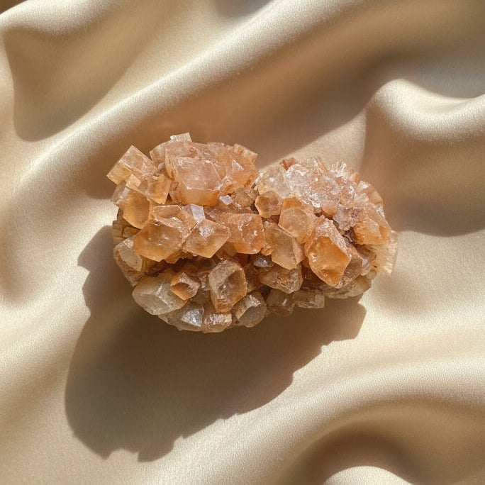 close up side view of aragonite cluster