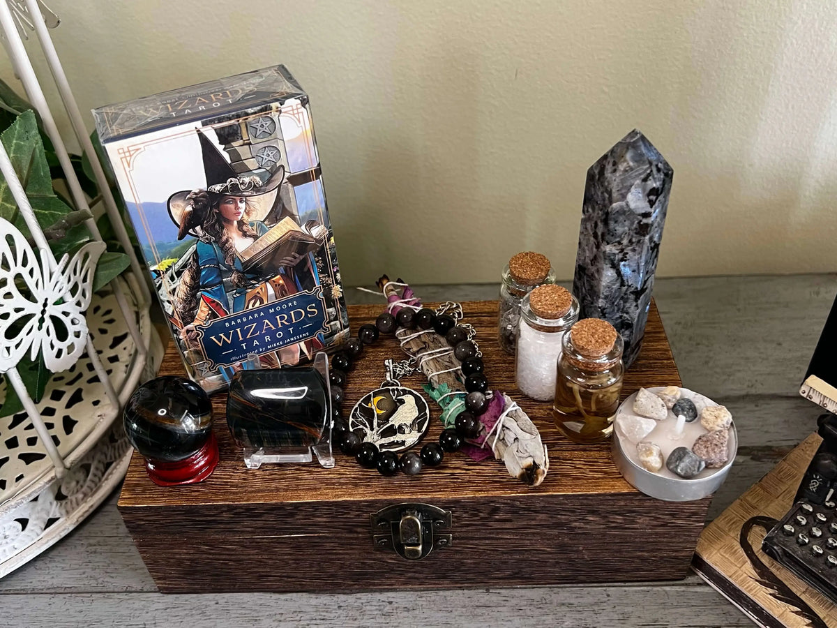 Wooden crystal travel box set with Blue Tiger Eye and Labradorite