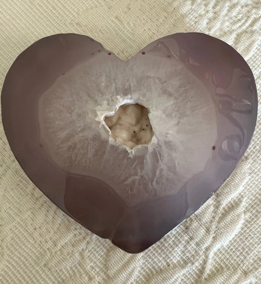 Agate Druzy heart slab A crystal pocket close-up
