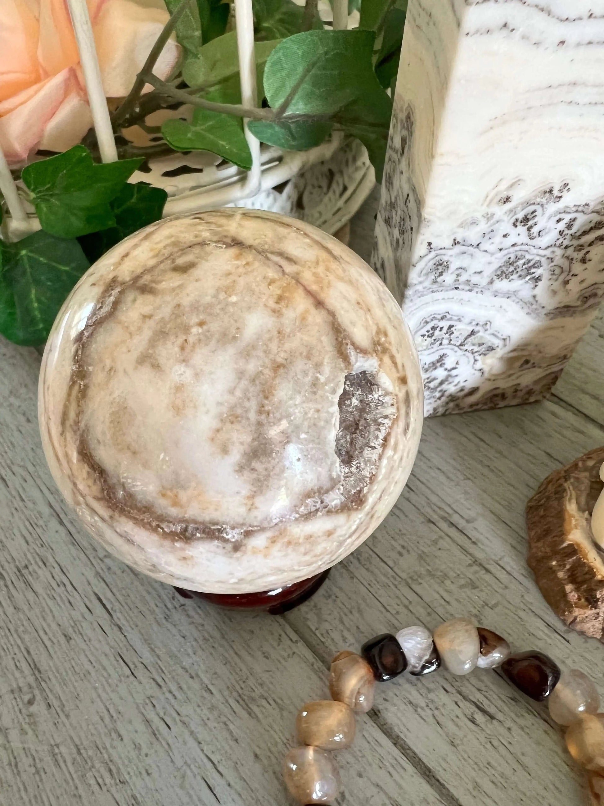 Dendritic Calcite and Opal sphere set detail view