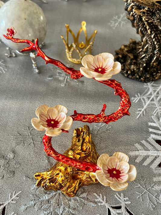 Salmon and off white colors this three lotus flower sphere display