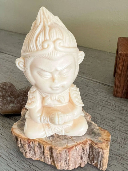 Ivory vegetable nut carving in Dendritic Calcite and Opal sphere set