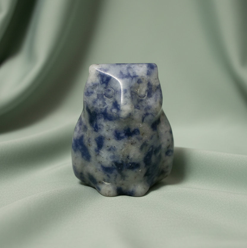 Sodalite crystal mini carved owl 