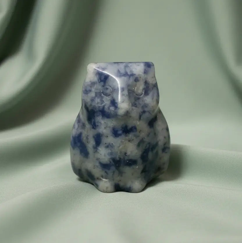 Sodalite crystal mini carved owl 